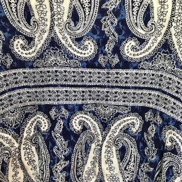 Paisley Flowy Tank Top - Picture 2 of 4